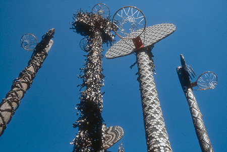 Hammons’ Higher Goals installed in Cadman Plaza Park, Brooklyn, 1986. Image: Pinkney Herbert and Jennifer Secor, Courtesy of the Public Art Fund